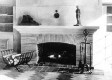 Saal mit großem Kamin